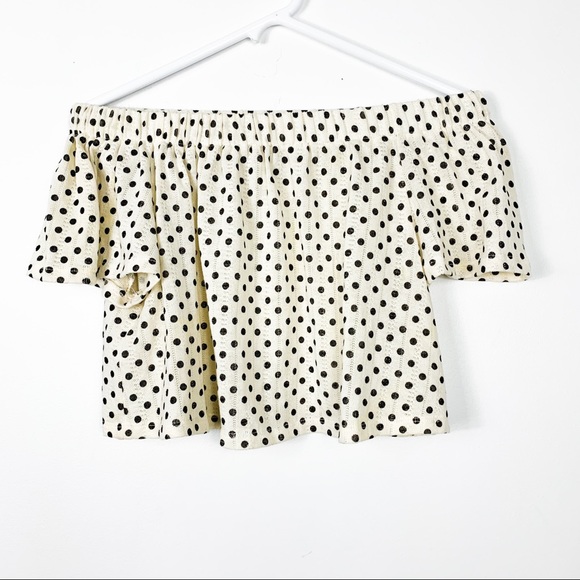 Kimchi Blue Cream Polka Dot Off The Shoulder Crop - Picture 3 of 13